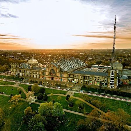 Entire Apartment Alexandra Palace, London Ngoại thất bức ảnh