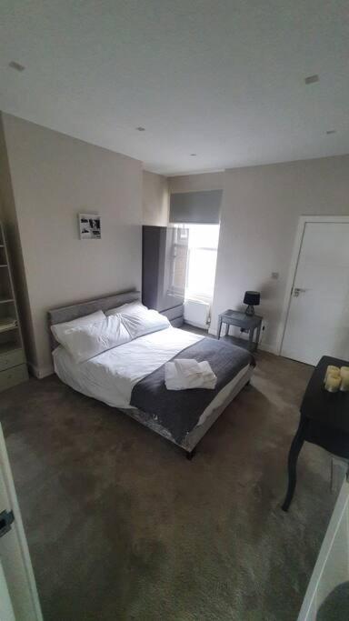 Entire Apartment Alexandra Palace, London Ngoại thất bức ảnh