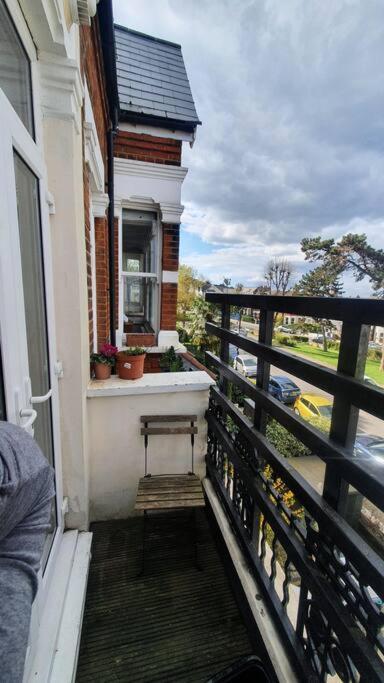 Entire Apartment Alexandra Palace, London Ngoại thất bức ảnh