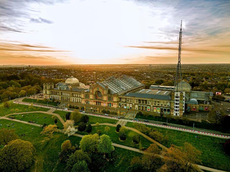 Entire Apartment Alexandra Palace, London Ngoại thất bức ảnh